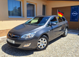 Opel Astra 2012