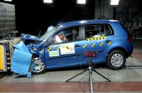 Crash-Test Volkswagen Golf 2004