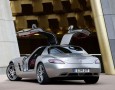 Mercedes-Benz a început producţia noului SLS AMG Gullwing