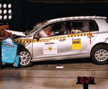 VW Golf VI primeste 5 stele la testele Euro-NCAP